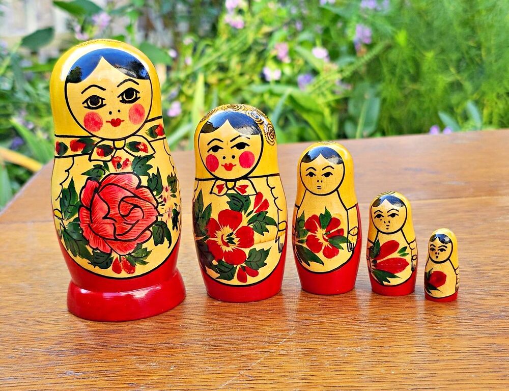 Vintage Russian Nesting Dolls 5pc Set Hand Painted Semyonov Matryoshka Wooden